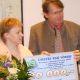Hejtman předal finanční dar rodičům Lenky Rosolové, prvního novorozence Ústeckého kraje v roce 2007 
