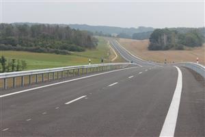 Nová komunikace u města Roudnice nad Labem