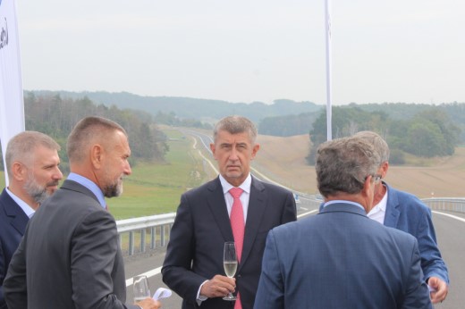 Nová komunikace u města Roudnice nad Labem