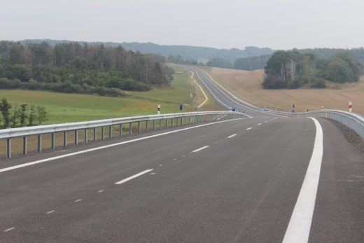 Nová komunikace u města Roudnice nad Labem