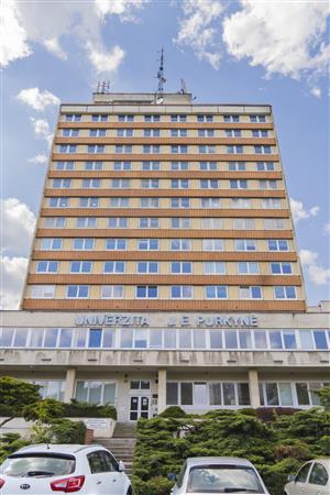 KACPU se nachází v ulici Hoření v Ústí nad Labem v budově bývalého rektorátu UJEP