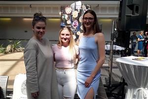 Žákyně ústecké zdrávky vytvořily pytlíky určené na výstavu