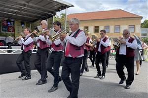 Průvod - kapela Lounská třináctka