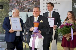 Mezi oceněnou obcí byl i Perštejn na Chomutovsku. Fialovou stuhu obdržel v kategorii Inovativní řešení