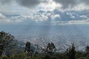 Hlavní město Kolumbie Bogotá leží 2 640 m n. m. v pohoří And, žije zde 8 milionů obyvatel (foto: Martin Sameš)