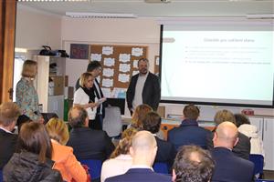 Program v Ústeckém kraji zahájila delegace prohlídkou prostupného bydlení v Prunéřově