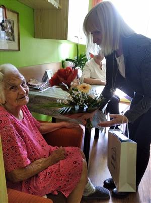 Margita Lívancová oslavila v DSS Litvínov 98. narozeniny
