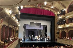Senioři okusili sváteční atmosféru Severočeského divadla opery a baletu v Ústí nad Labem