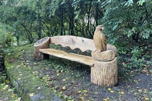 Odpoledne byla v zámeckém parku slavnostně odhalena Tyršova lavička