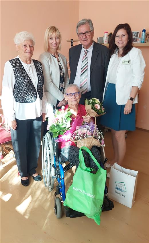Paní Františka Dudová oslavila krásné 98. narozeniny