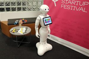 Návštěvníky Festupu vítala humanoidní robotka Rubby