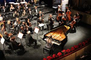 Virtuosi per musica di pianoforte i letos otevře slavnostní koncert v podání orchestru Severočeského divadla a vítěze z loňského ročníku
