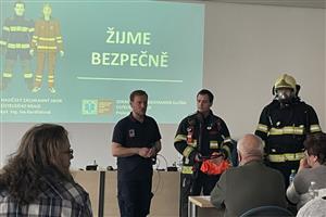 Na základě podnětu od poradního orgánu Ústecký kraj uskutečnil v minulém měsíci školení s profesionálními hasiči a záchranáři pro osoby se zdravotním postižením
