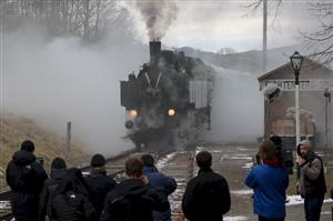 Zubrnická museální železnice zajistila dodávku historického vlaku – autentické parní lokomotivy
