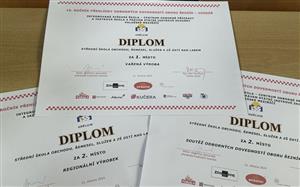 Diplomy pro kluky z Ústí z 16. přehlídky odborných dovedností oboru řezník – uzenář